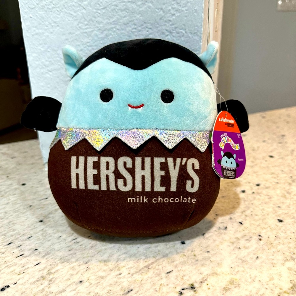 NWT Squishmallows Patricio Hersheys Bat